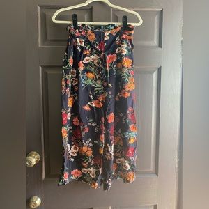 Floral capris medium
